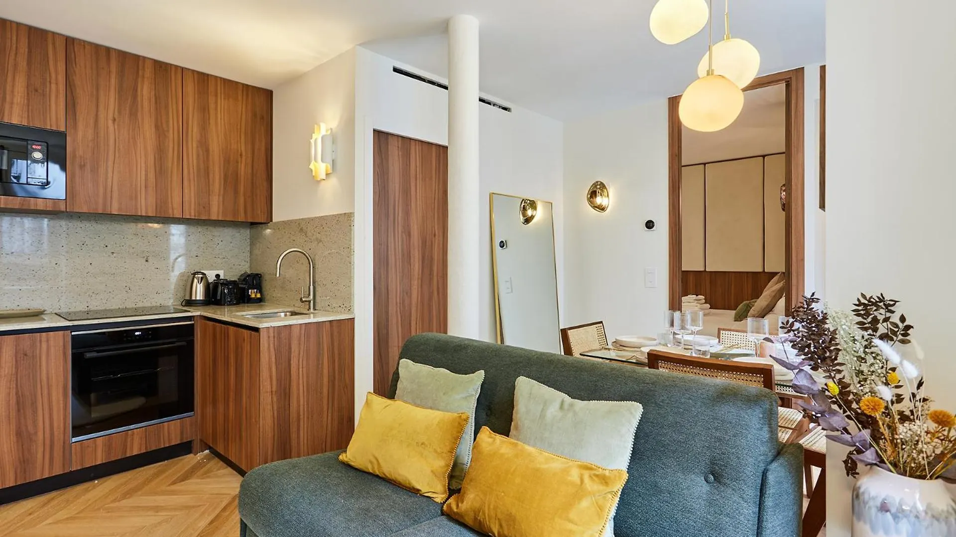 Residence 2 Apartments Center Of Paris By Studio Prestige