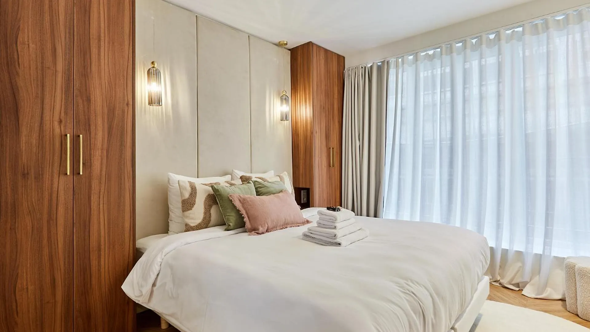 Residence 2 Apartments Center Of Paris By Studio Prestige